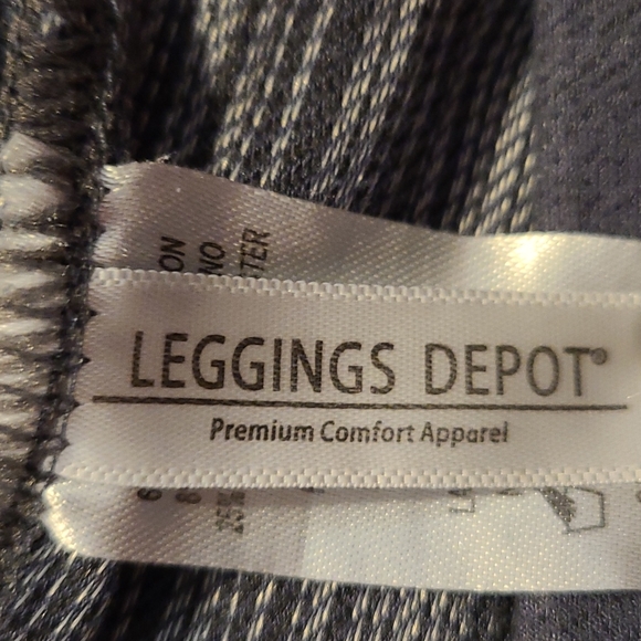 Women's Legging Depot Grey Jeggings. Size 1X/2X - Picture 3 of 6